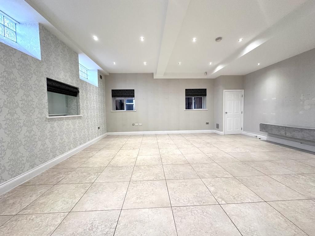 Property photo 3 of 10 0A3692d3-F279-4580-B6Cf-357593450d40.Jpg