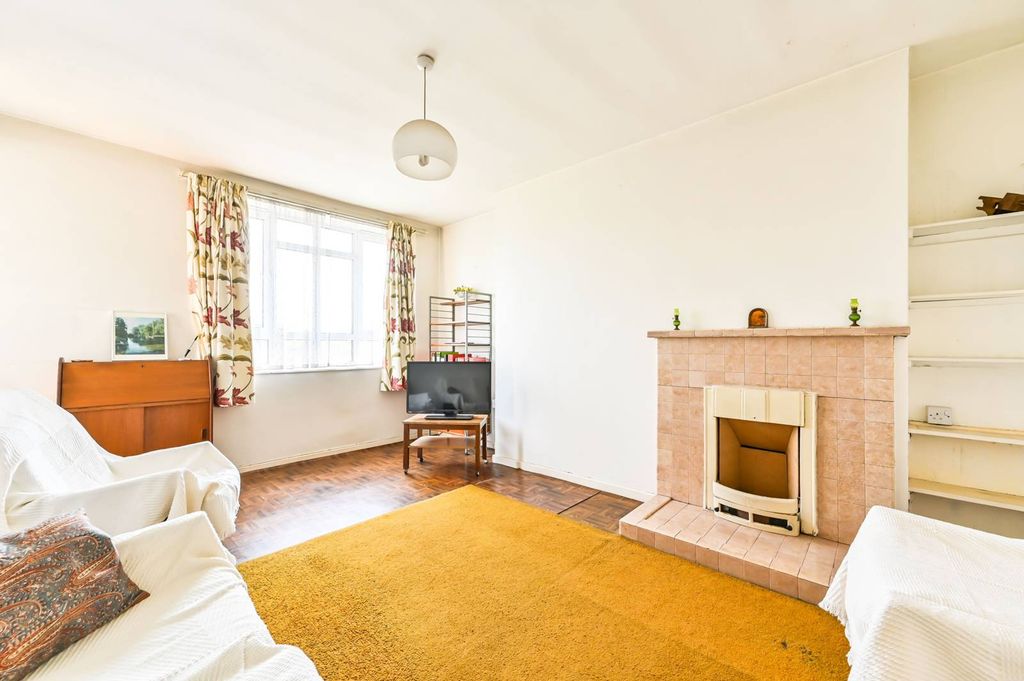 Property photo 2 of 16
