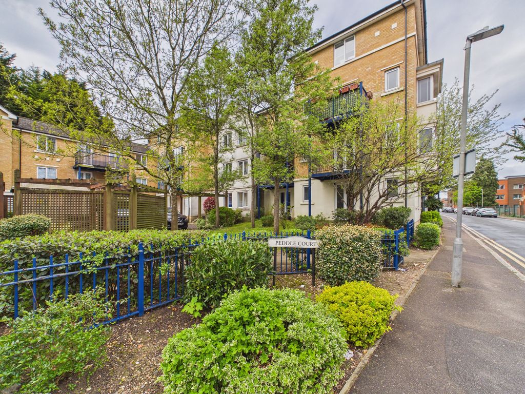 Property photo 1 of 9 Cam01920G0-Pr0060-Still011