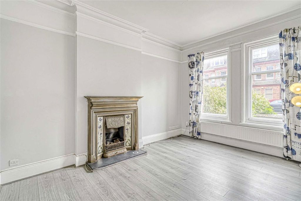 Property photo 3 of 11