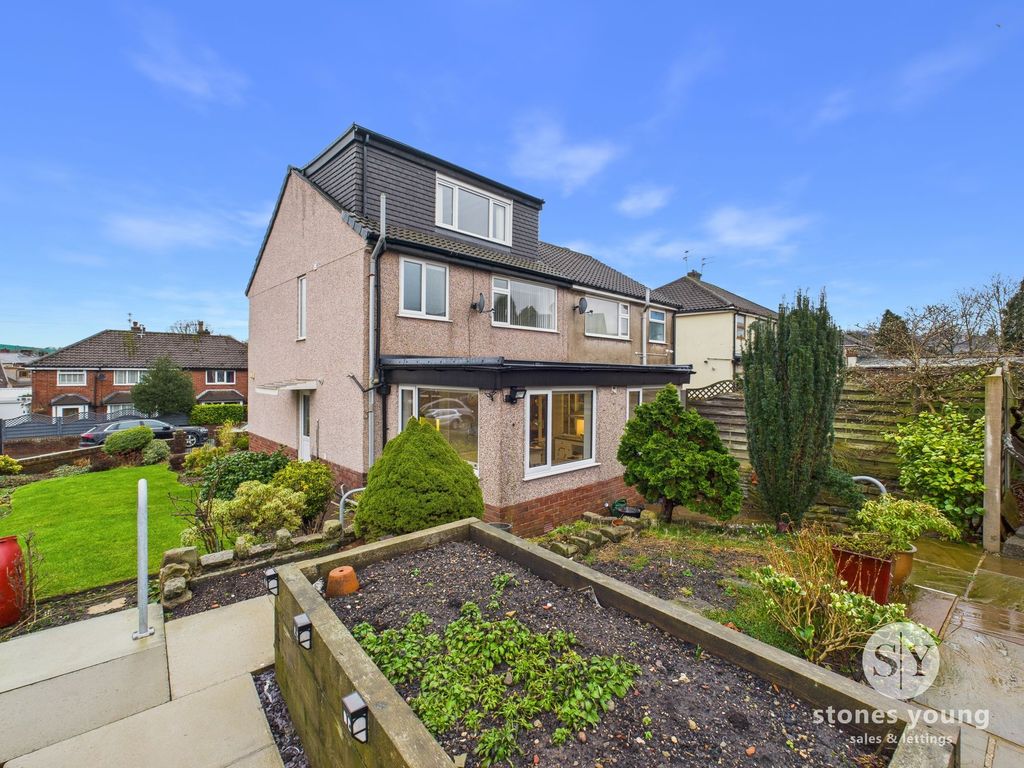 Property photo 2 of 20