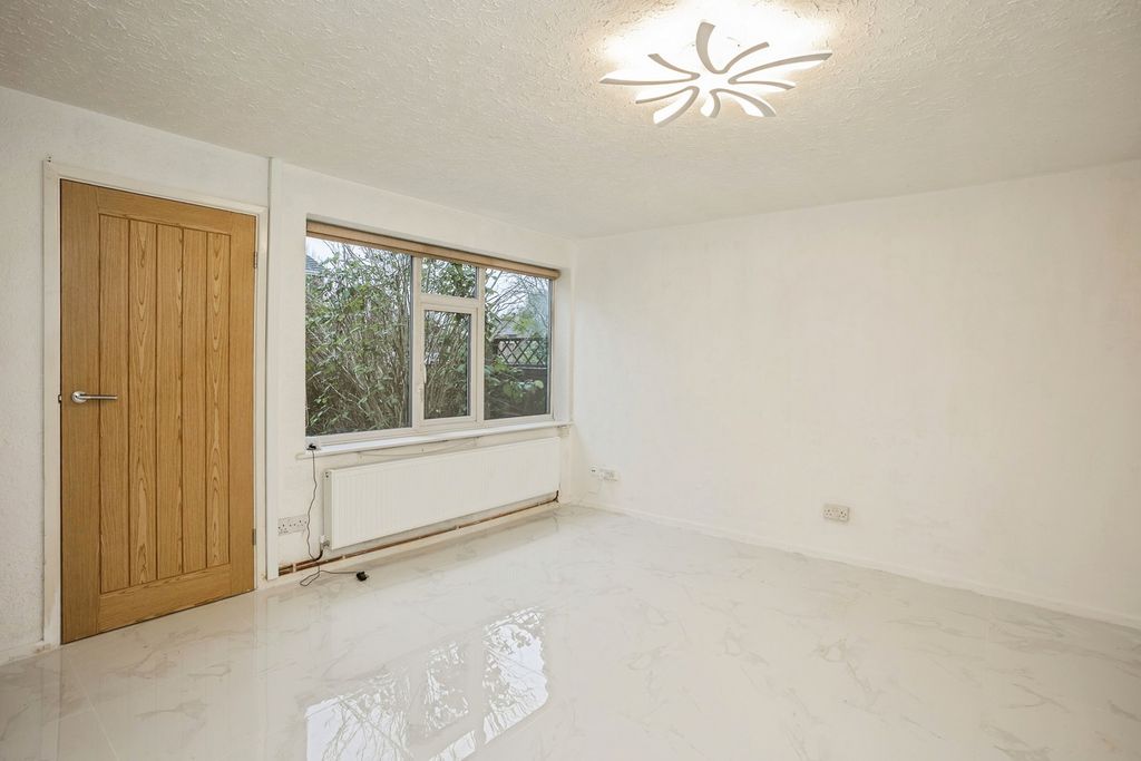 Property photo 2 of 21 Pbox-Img.Jpg