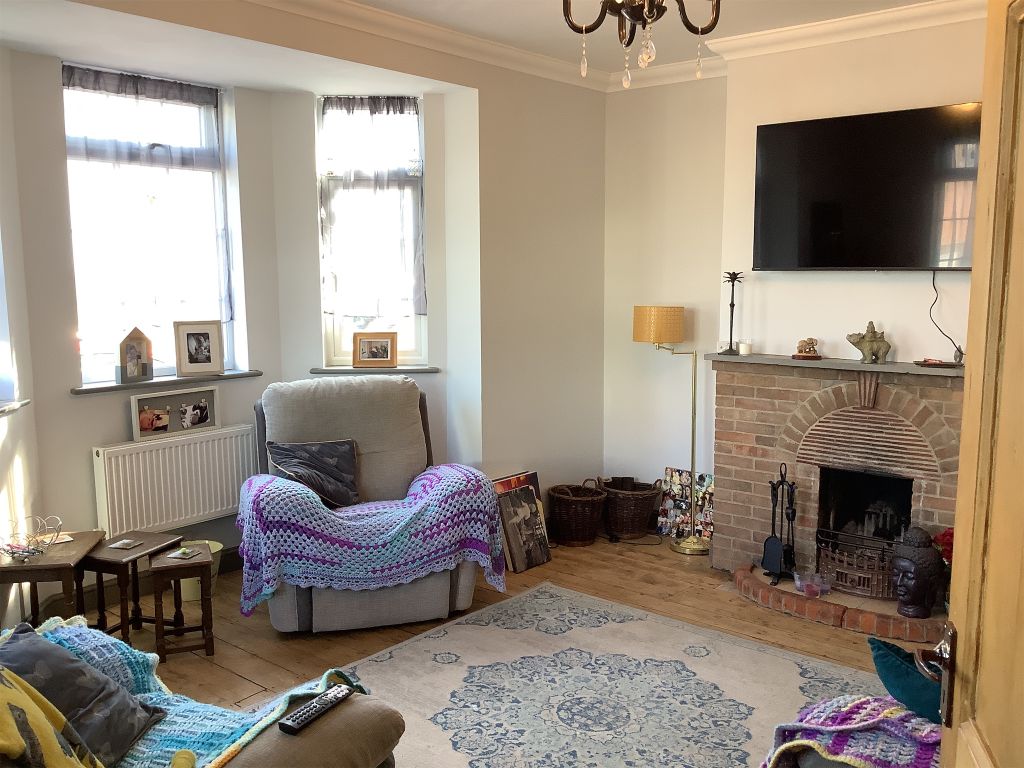 Property photo 2 of 8