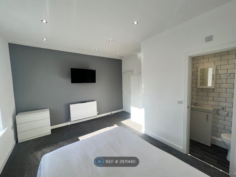 Property photo 1 of 3