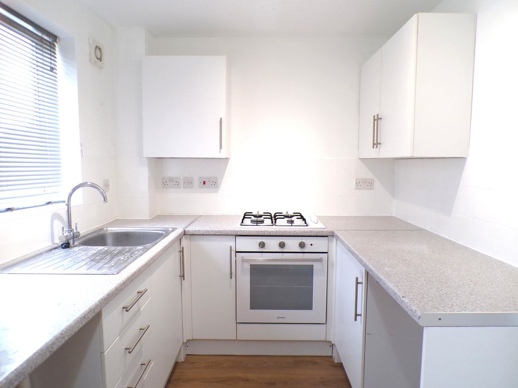Property photo 3 of 10 100 1293