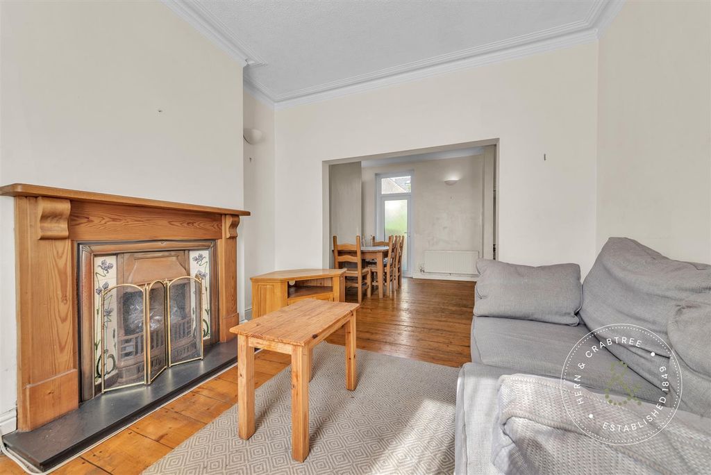 Property photo 3 of 33 Thurston-Street-16.Jpg