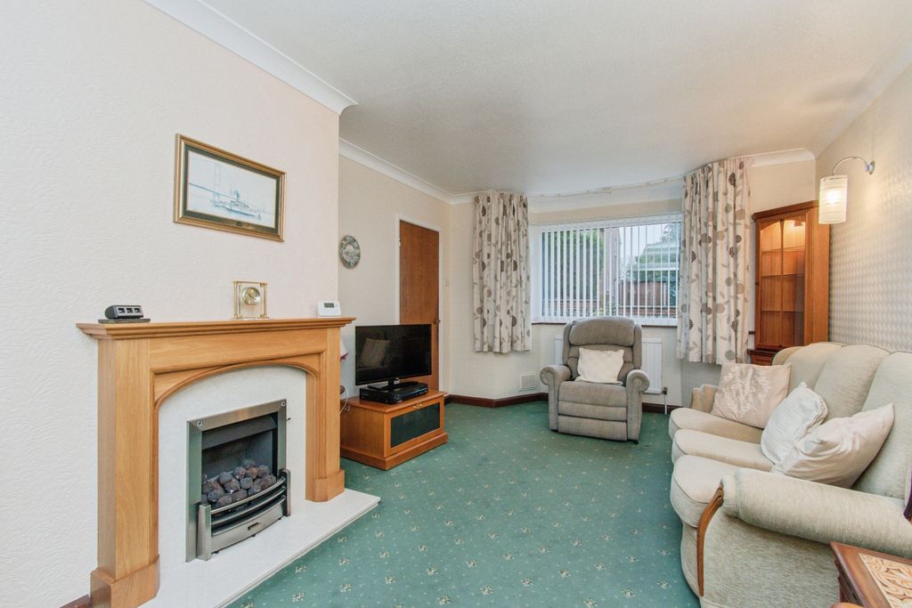 Property photo 3 of 14