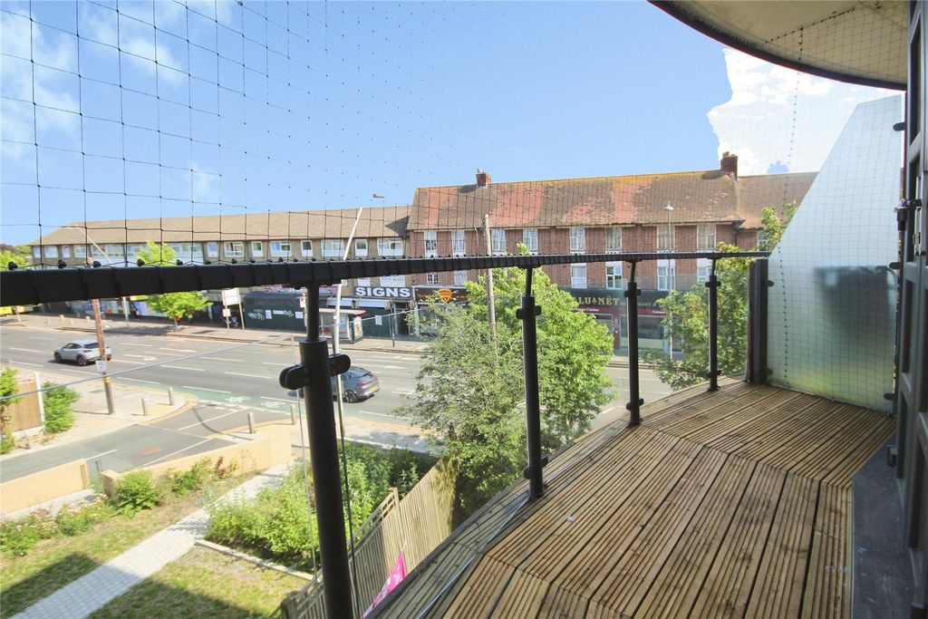 Property photo 3 of 11 Picture No. 02