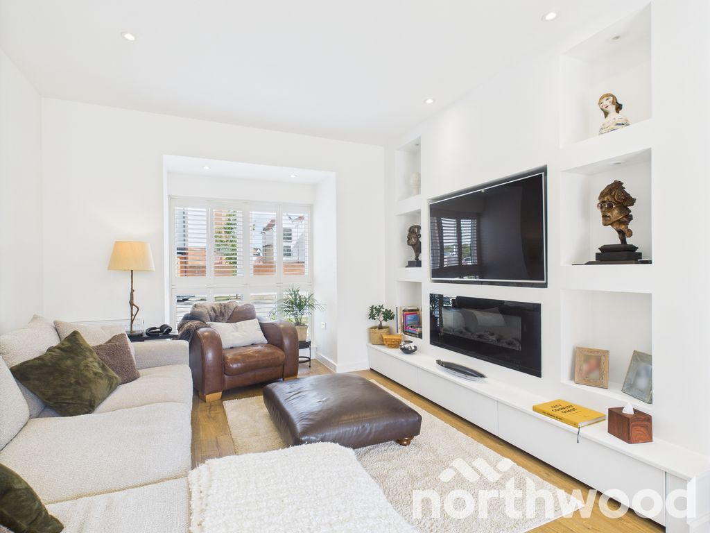 Property photo 1 of 31