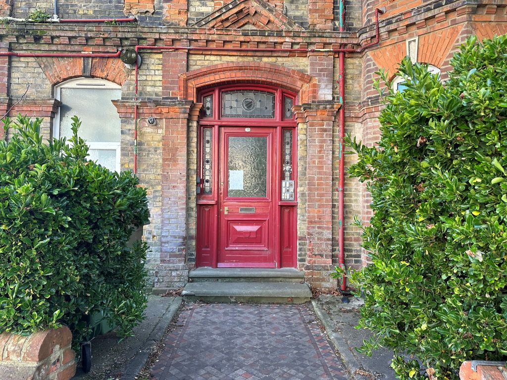 Property photo 1 of 6