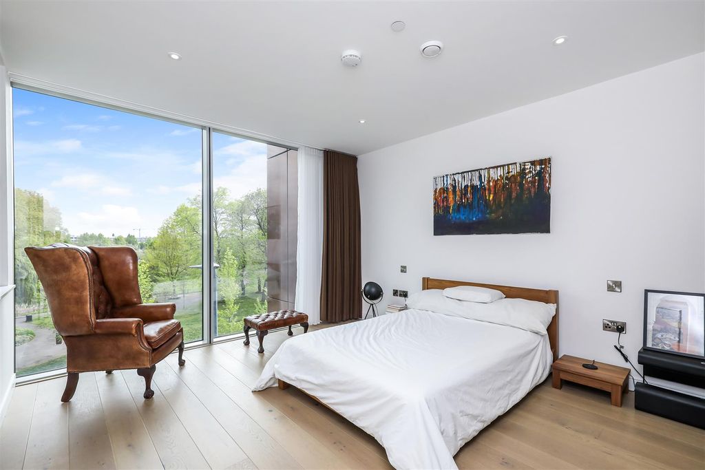 Property photo 3 of 11 5A1A6855.Jpg