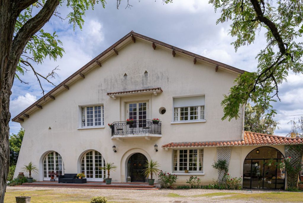 Property photo 2 of 19