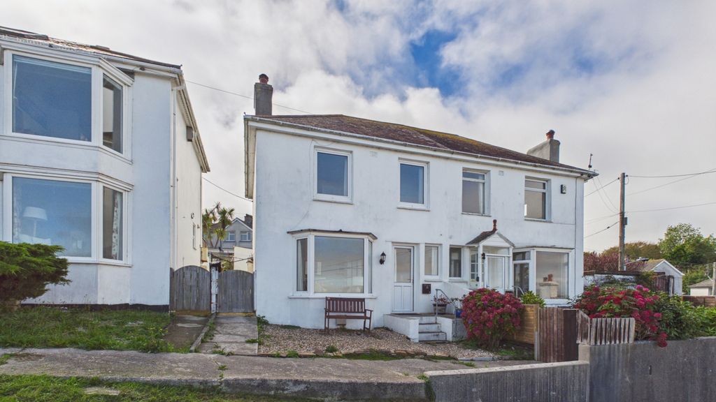 Property photo 1 of 10 3 Bedroom Semi Detached House For Sale