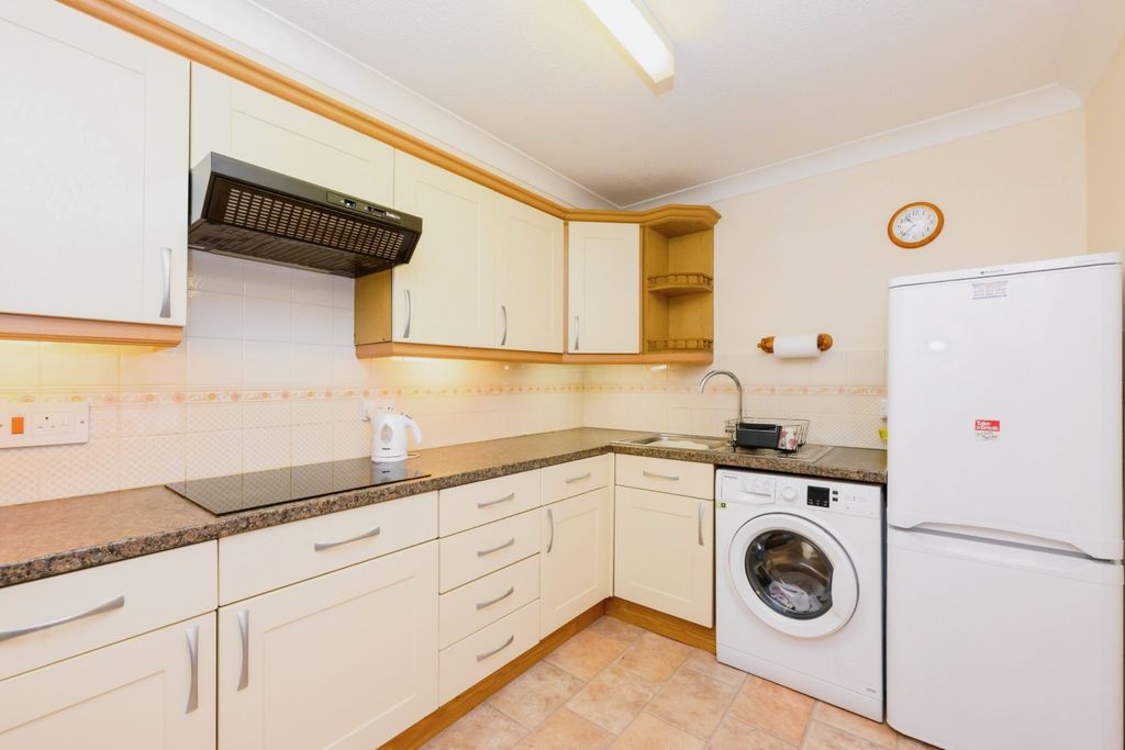 Property photo 3 of 13