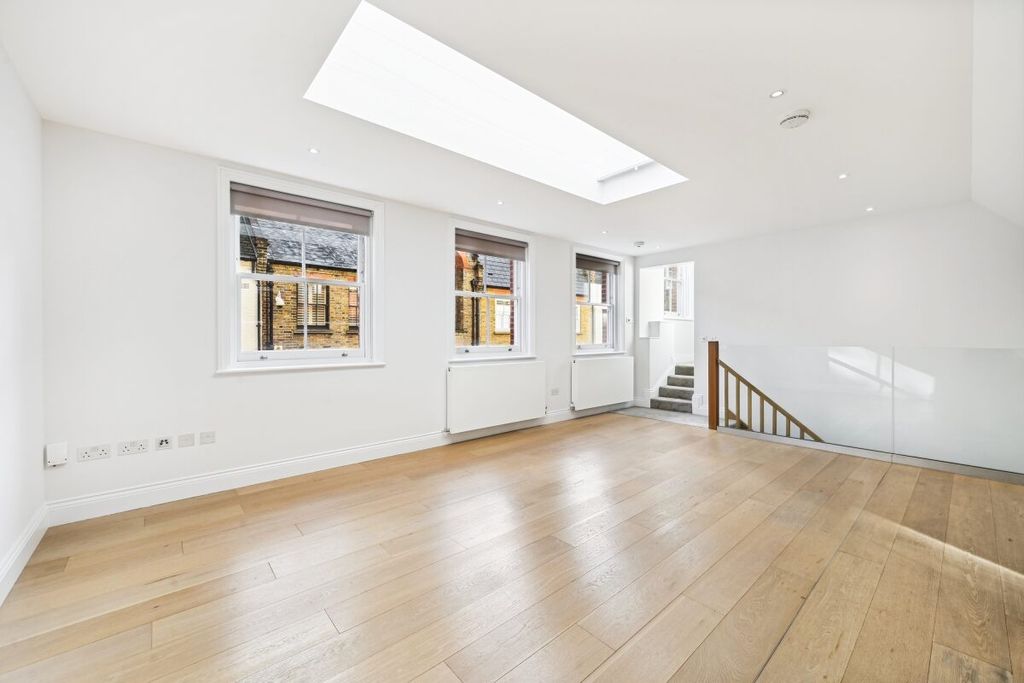 Property photo 3 of 8 Jll 8