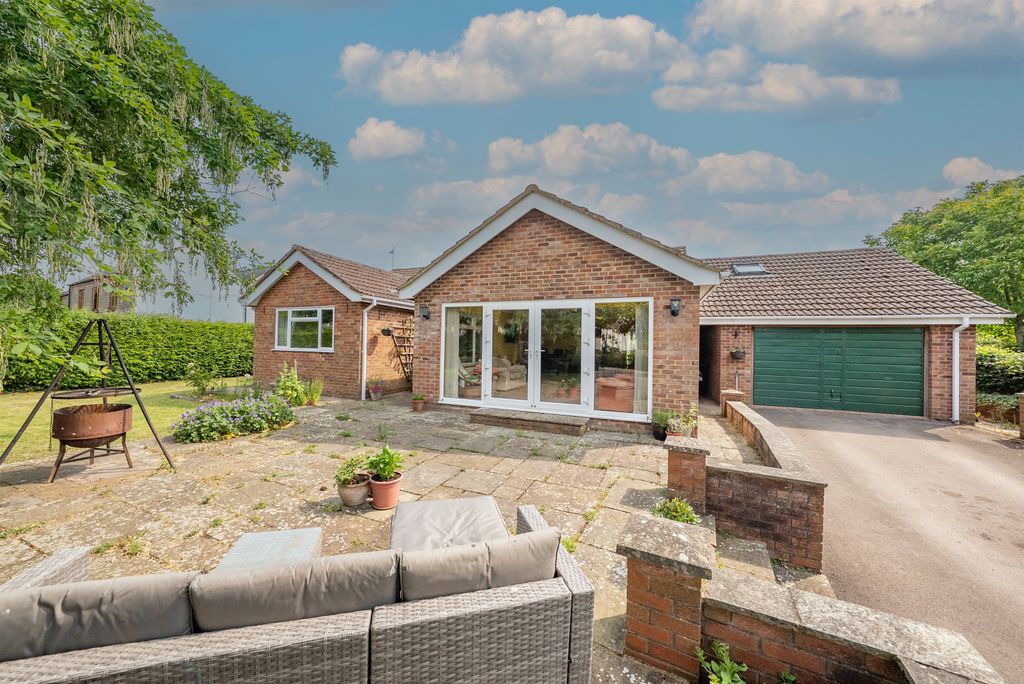 Property photo 2 of 47