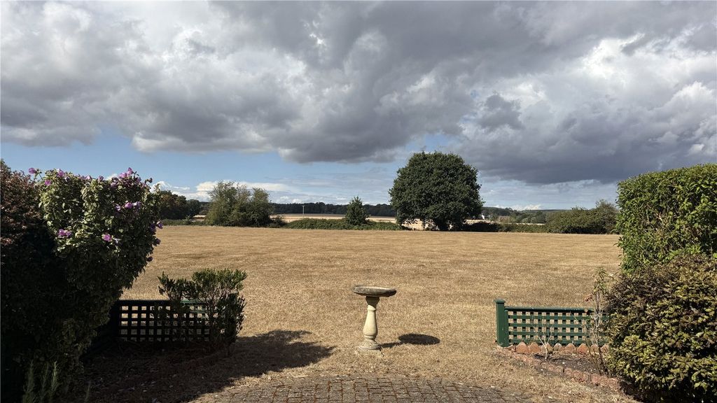 Property photo 2 of 11 Communal Grounds