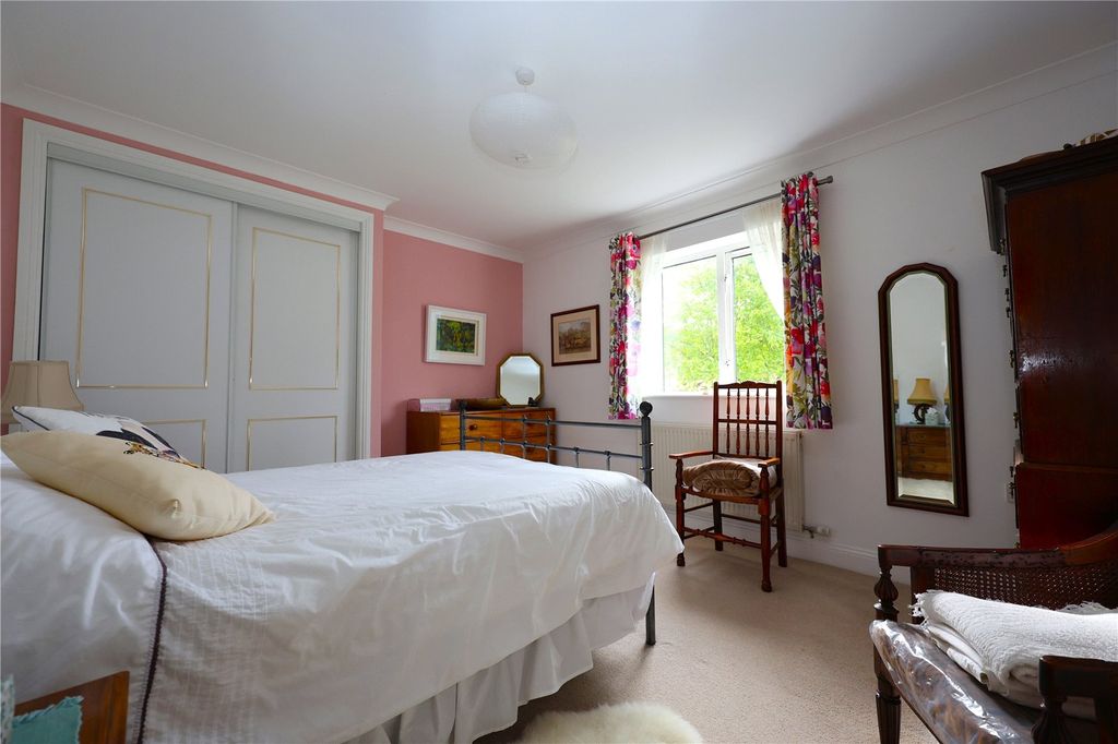 Property photo 2 of 30 Picture No. 14