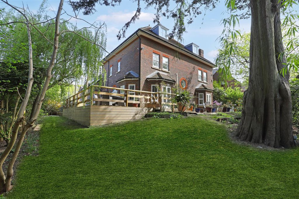 Property photo 1 of 37