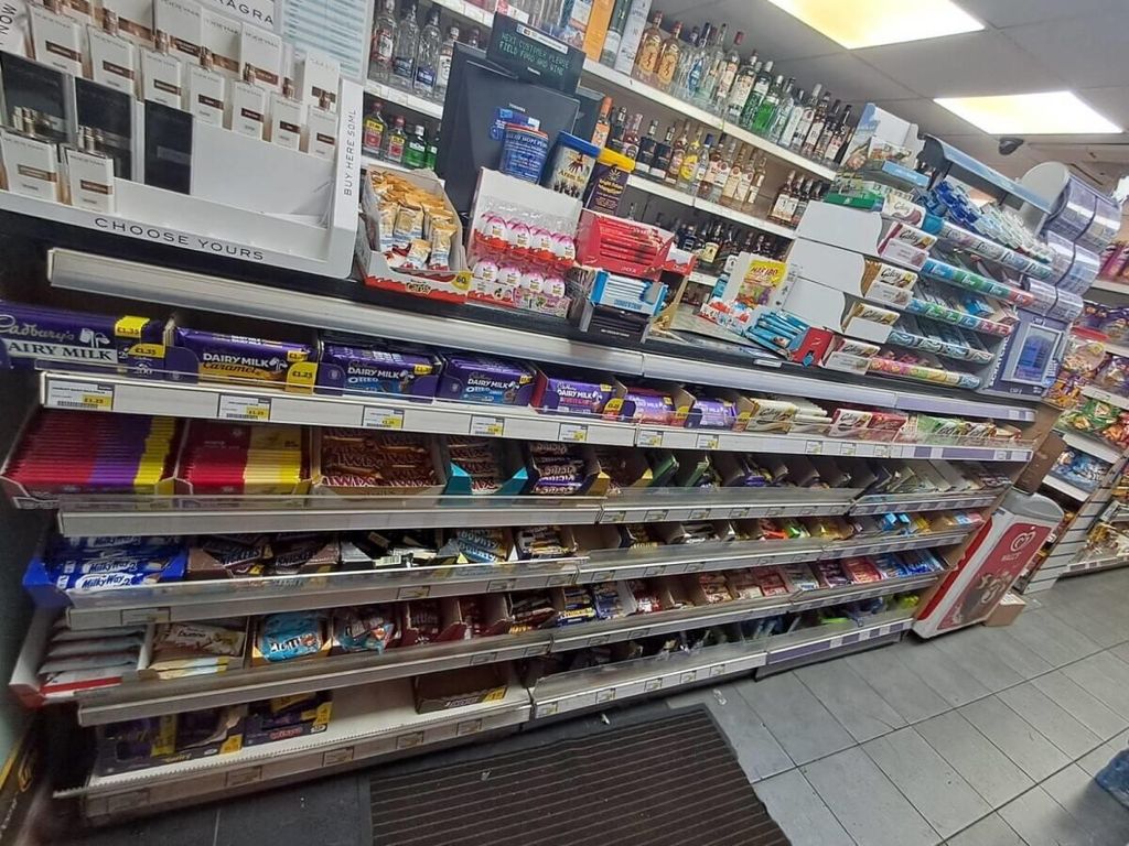 Property photo 1 of 5 Counter.Jpg