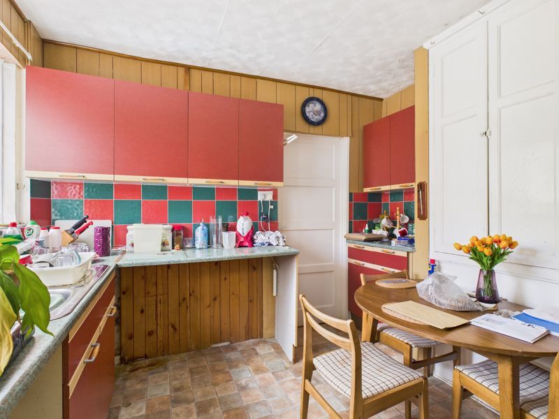 Property photo 2 of 12 Kitchen