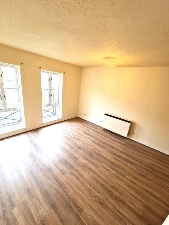 Property photo 2 of 4 0A3783B8-01d4-41B1-Aad4-F740206c7Fc7