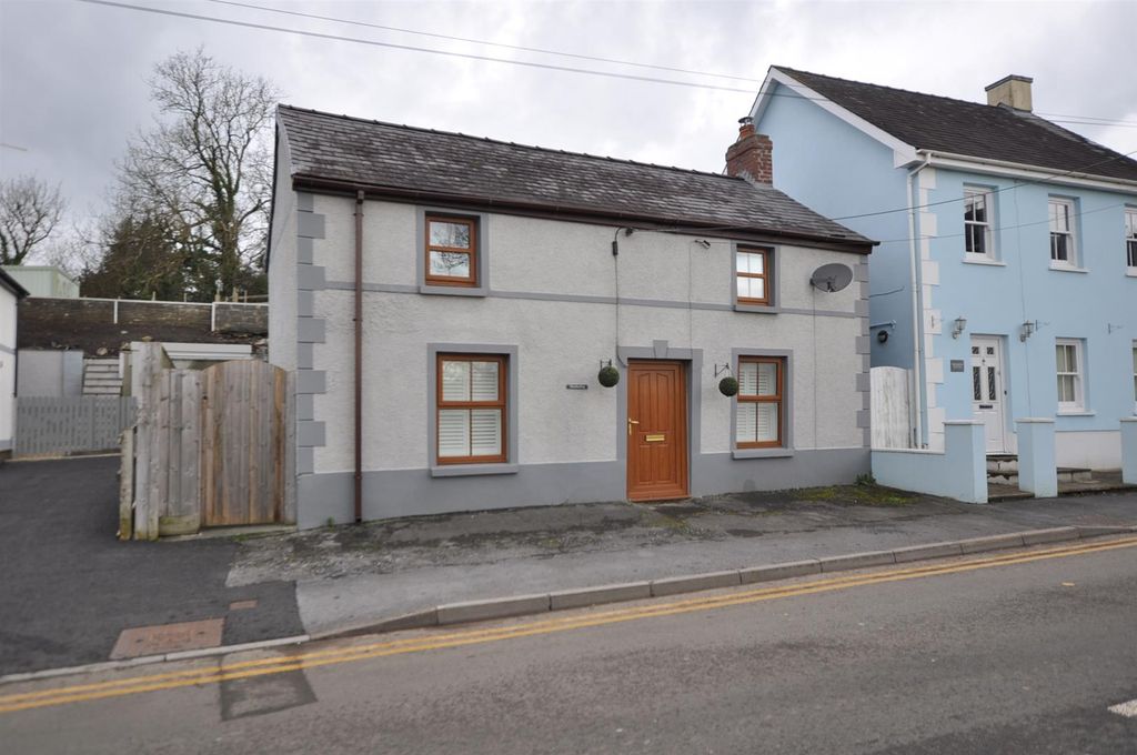 Property photo 1 of 14 Externally