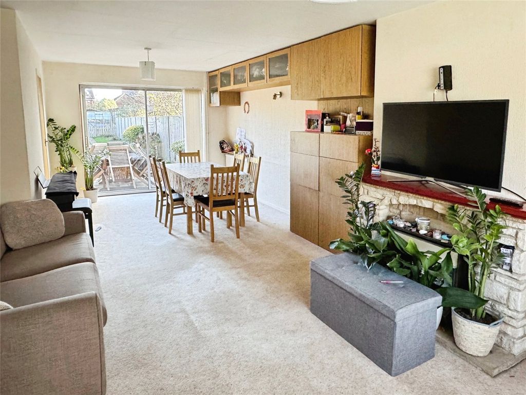 Property photo 2 of 16 Picture No. 12