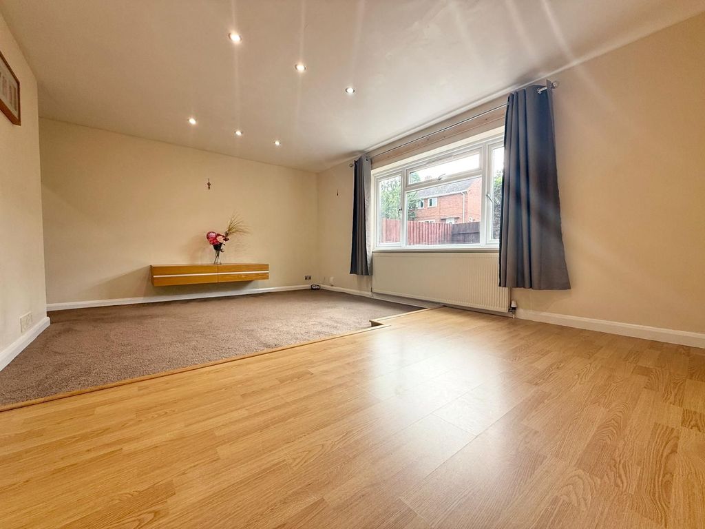 Property photo 2 of 23