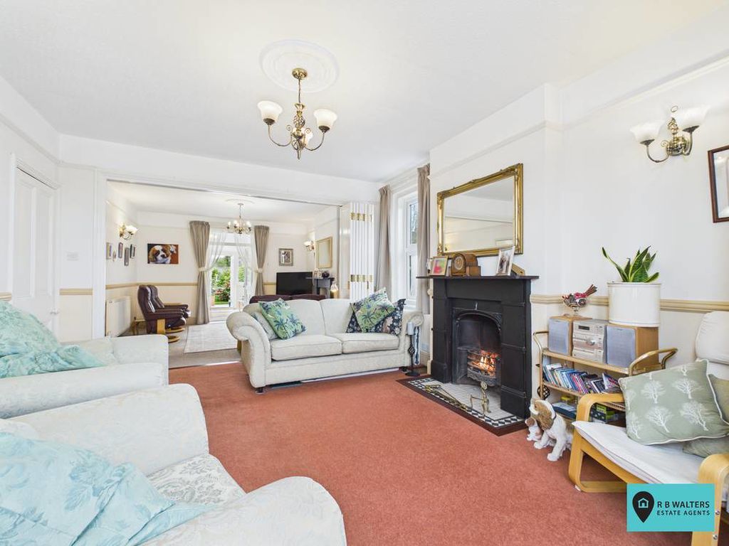 Property photo 2 of 33 Living Room