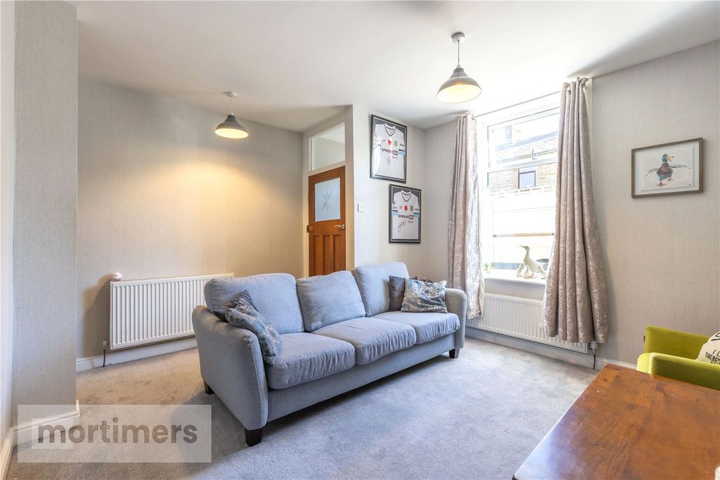 Property photo 3 of 16 Living Room