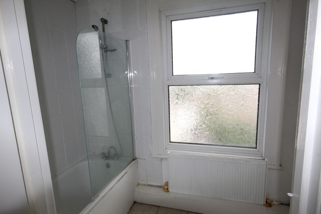Property photo 3 of 5 Img 8250