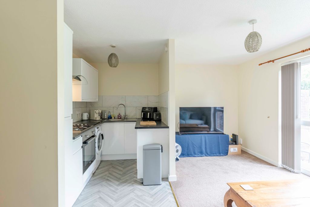 Property photo 2 of 14 Photo 2