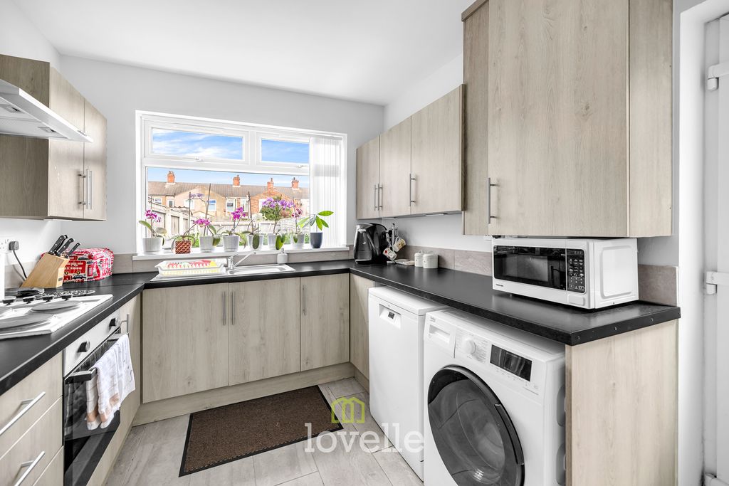 Property photo 3 of 25