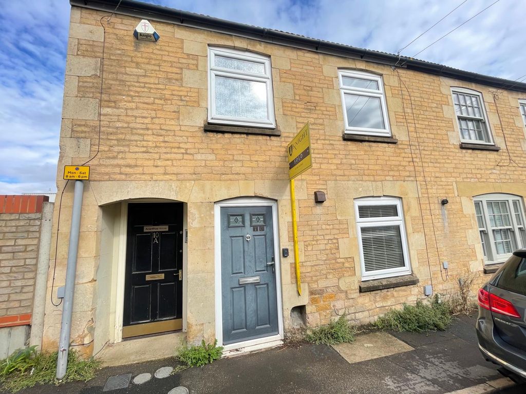 Property photo 1 of 11