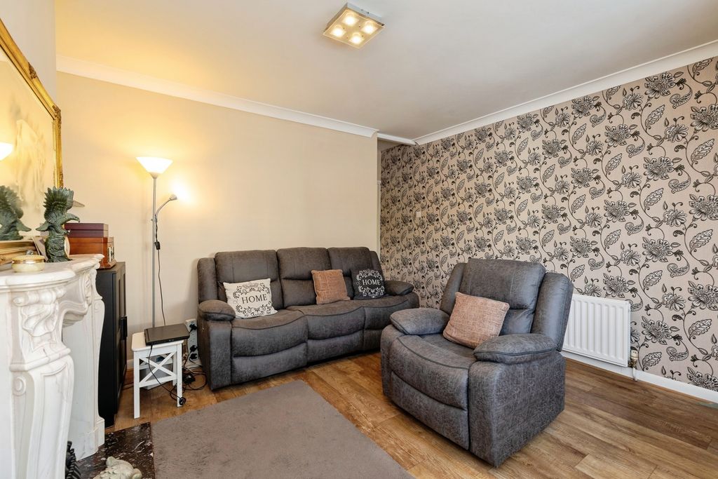 Property photo 2 of 19 Pbox-Img.Jpg