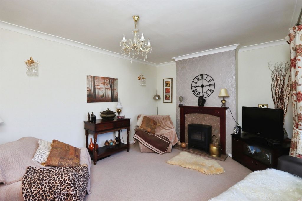 Property photo 2 of 17