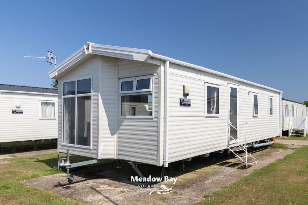 Property photo 2 of 6 2021 Wiillerby Skye 32x12 2B K11 Small 03.Jpg