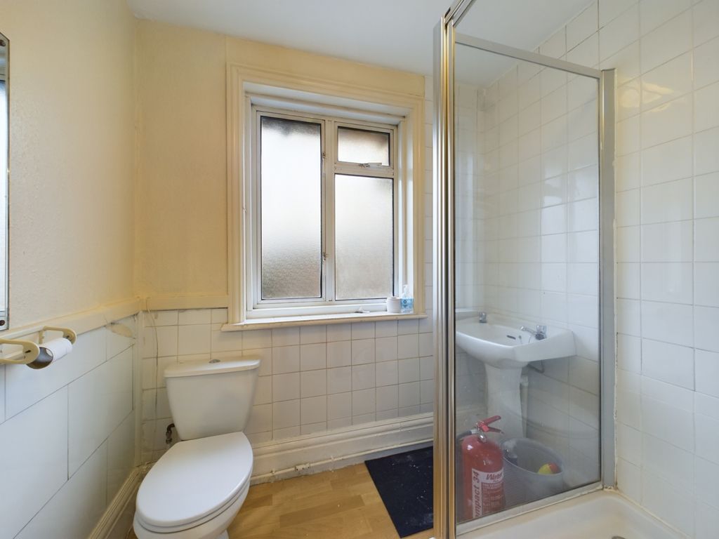 Property photo 3 of 5 Bathroom