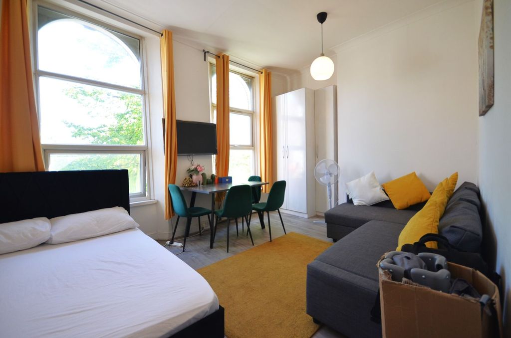 Property photo 1 of 4