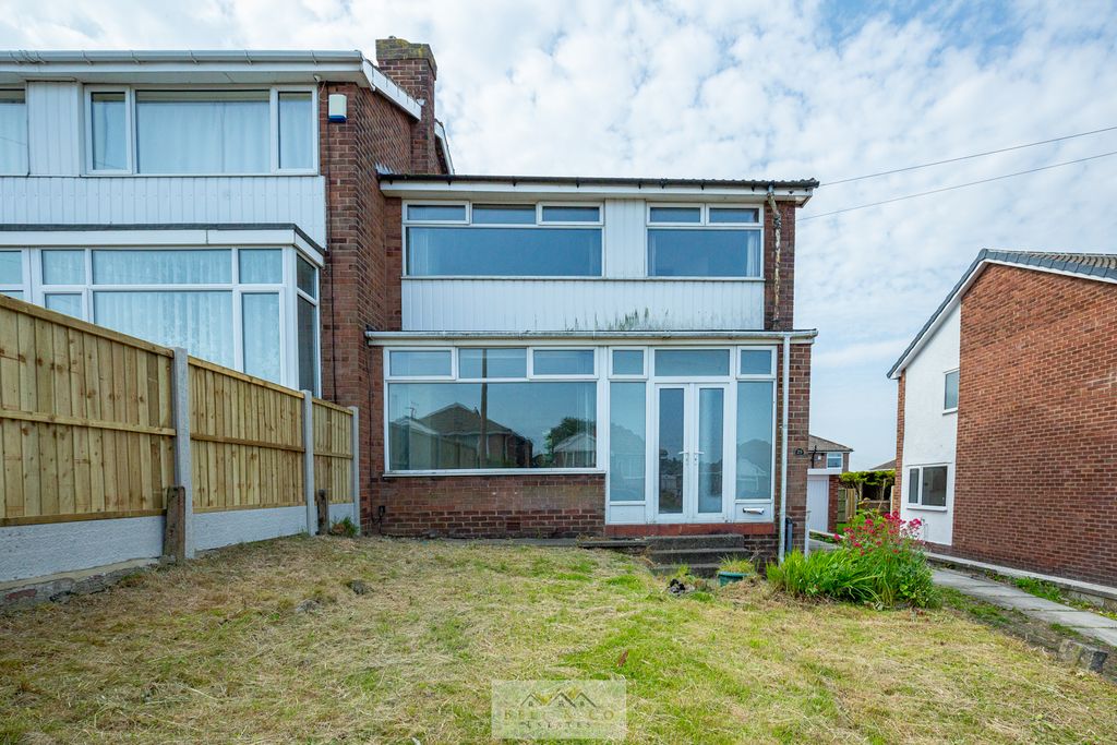 Property photo 1 of 22 Front Of House 1.1