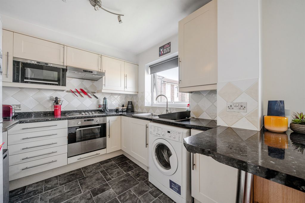 Property photo 3 of 17