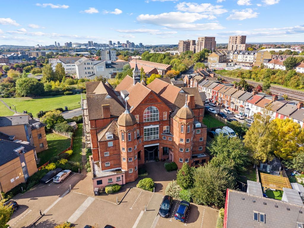 Property photo 2 of 17