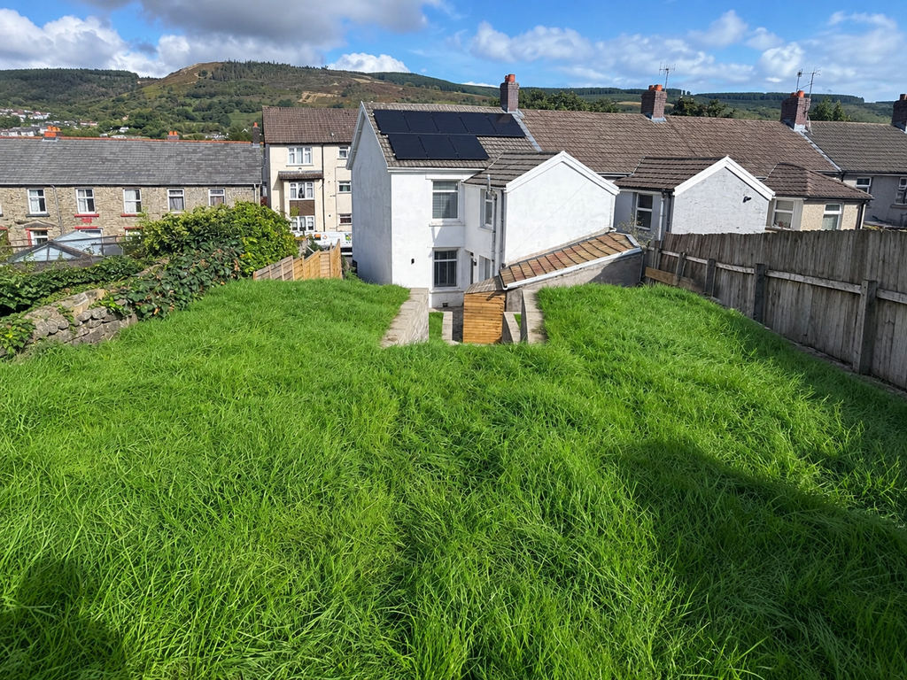Property photo 2 of 17 C3827540-A5Da-4Ff5-Aa65-Ec451C219E80