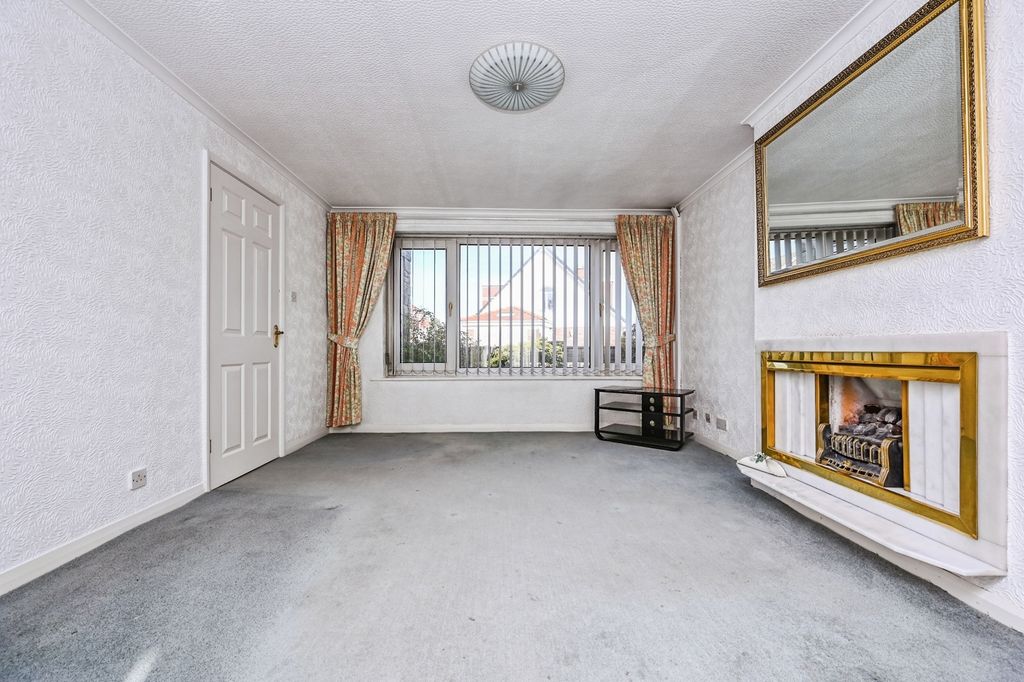 Property photo 3 of 17 Photo