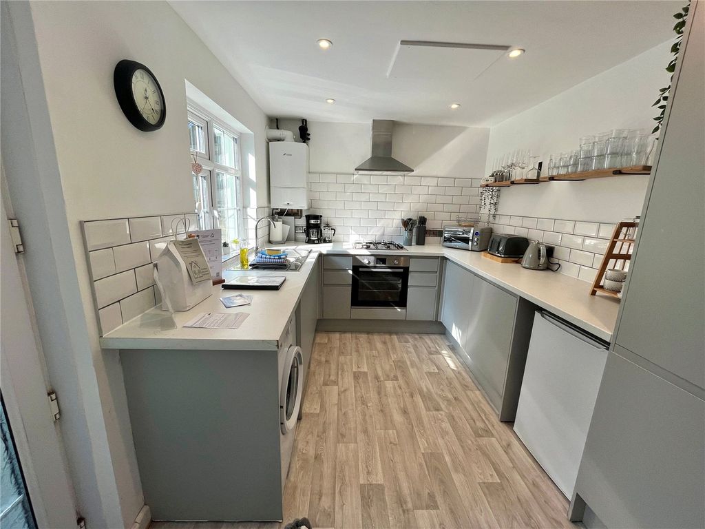 Property photo 2 of 45 Picture No. 02