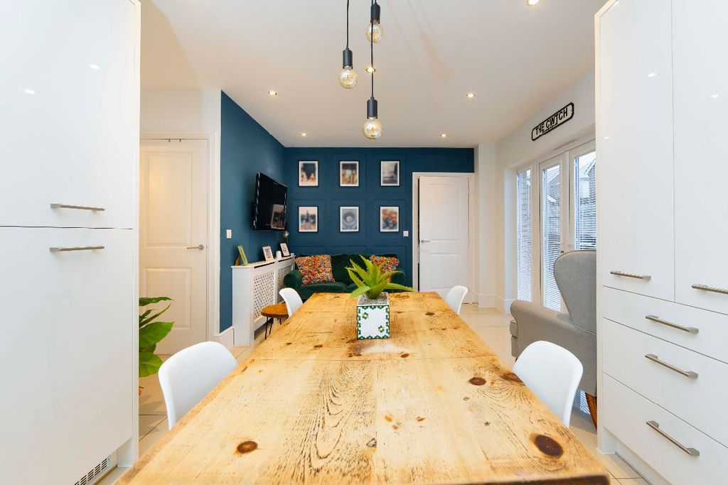 Property photo 2 of 44