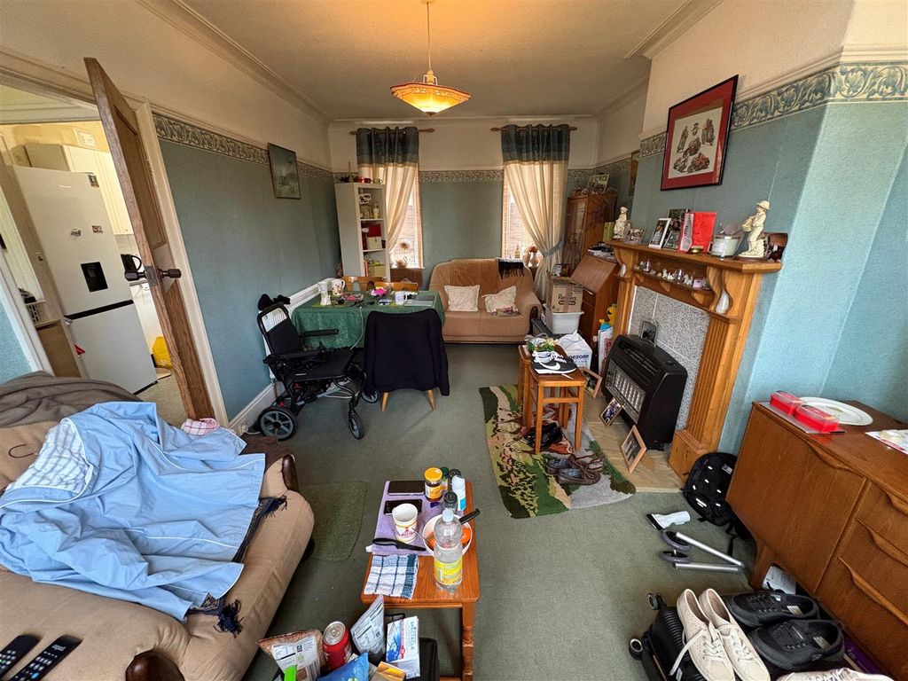 Property photo 2 of 9