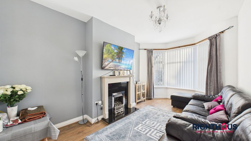 Property photo 2 of 17