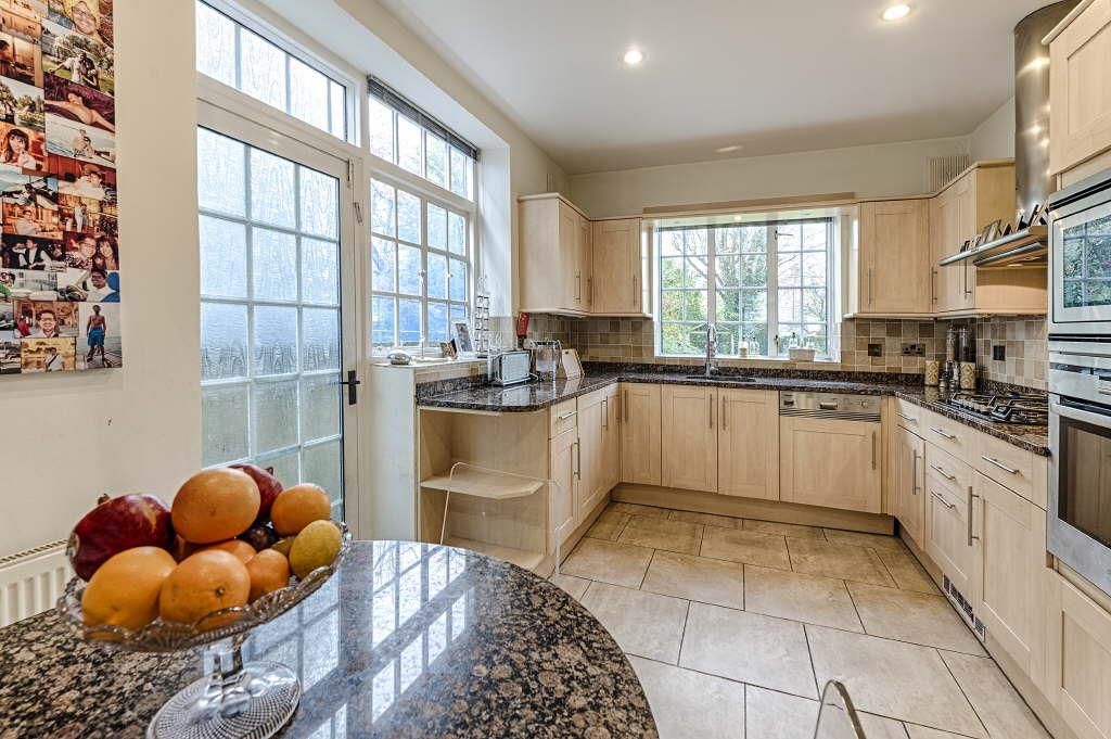 Property photo 2 of 4